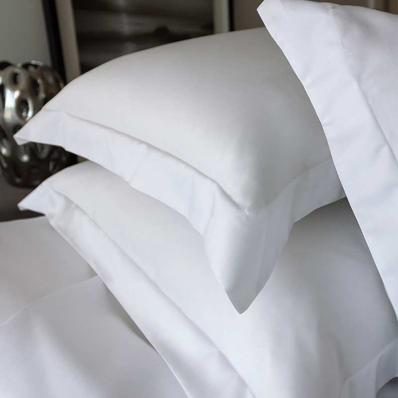 Taie d'oreiller Satin 100% Coton Egyptien 120 fils/cm2 Taie d'oreiller Satin 100% Coton Egyptien 120 fils/cm2