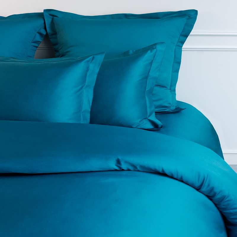 Taie d'oreiller en satin de coton bio bleu 65x65 RIVAGES