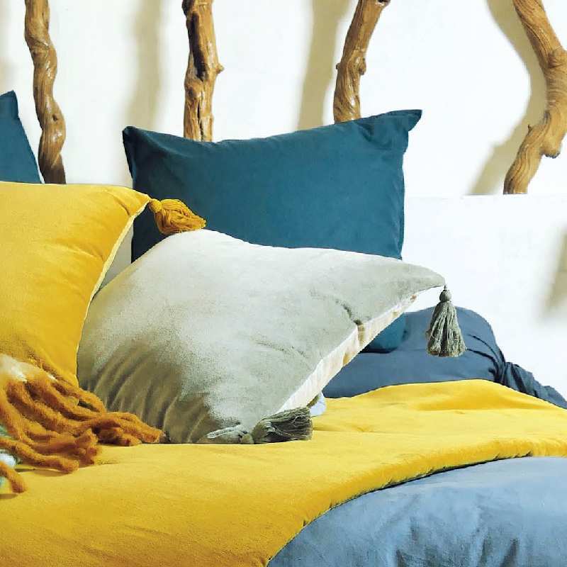 Coussin ISILDE Finition Pompons Coussin ISILDE Finition Pompons