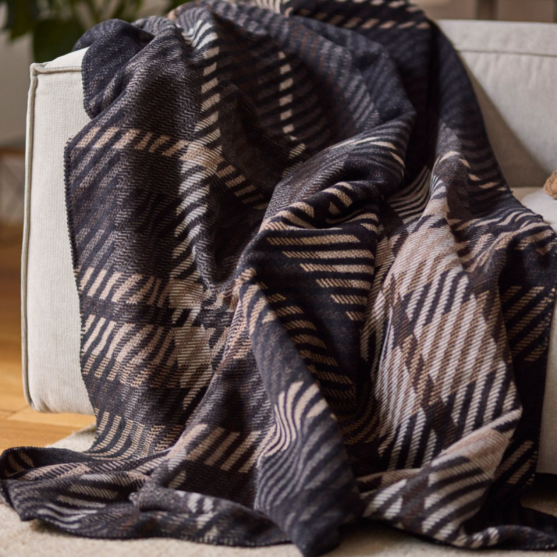 Maxi Plaid Feel MIDNIGHT Elegance